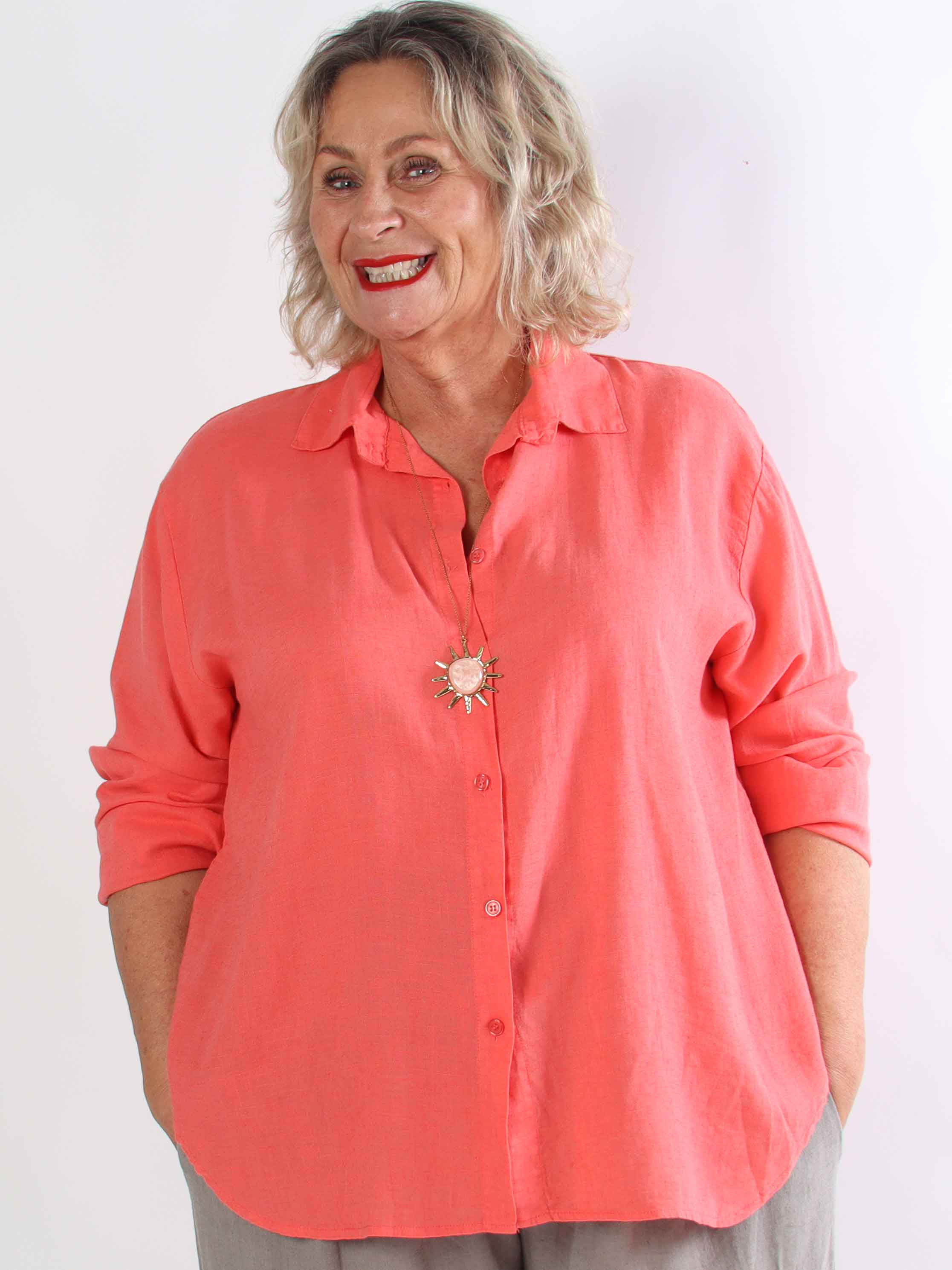 Clara Shirt - Enfärgad plus size skjorta i viskos och linne